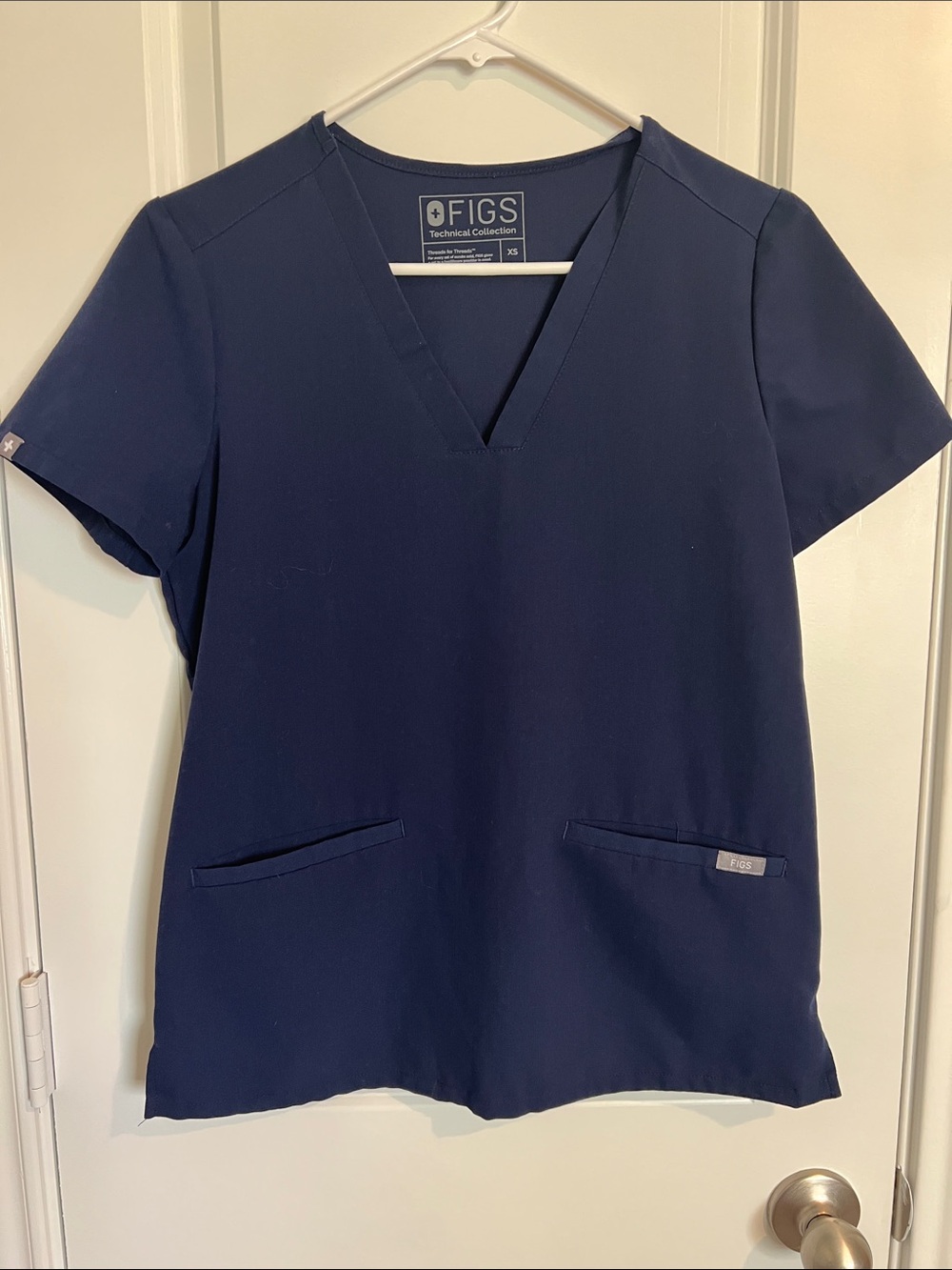 Bundle of Figs Navy Blue Short-Sleeve Medical Scrubs *Read Description* - Picture 6 of 15